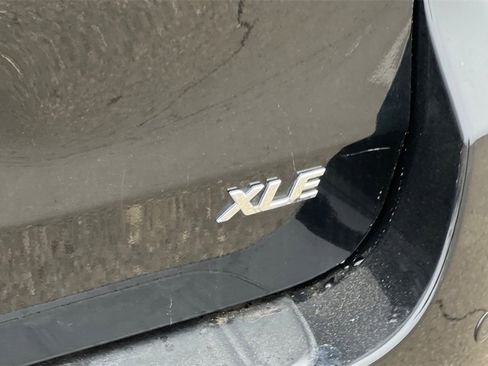 Certified 2017 Toyota Sienna XLE w/ XLE Navigation Package image 28