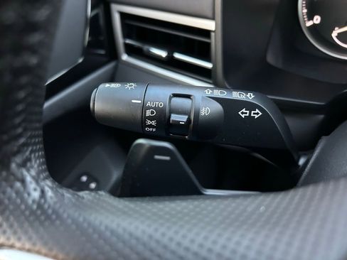 Used 2025 Mitsubishi Outlander SE image 22