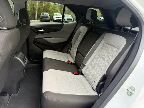 Used 2023 Chevrolet Equinox LS w/ LS Convenience Package image 7