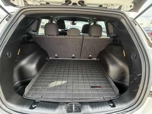 Used 2025 Jeep Compass Sport image 12