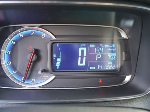 Used 2016 Chevrolet Trax LT w/ LT Convenience Package FWD image 4