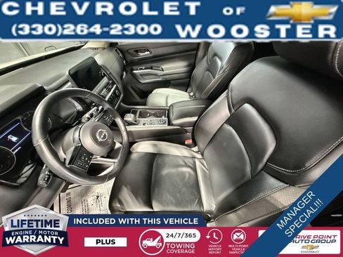 Used 2023 Nissan Pathfinder SL image 16