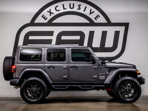 Used 2020 Jeep Wrangler Unlimited Sahara AWD/4WD image 9