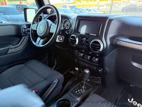Used 2012 Jeep Wrangler Unlimited Sport AWD/4WD image 17