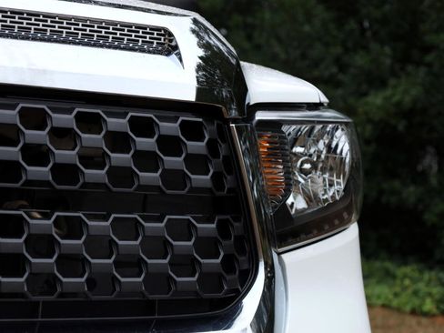 Used 2018 Toyota Tundra SR5 image 25