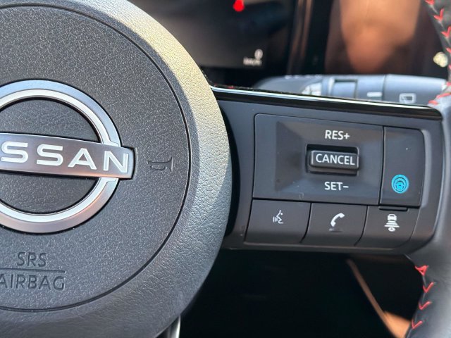 Certified 2025 Nissan Kicks SR FWD image 19