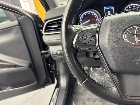 Used 2022 Toyota Camry SE FWD image 25