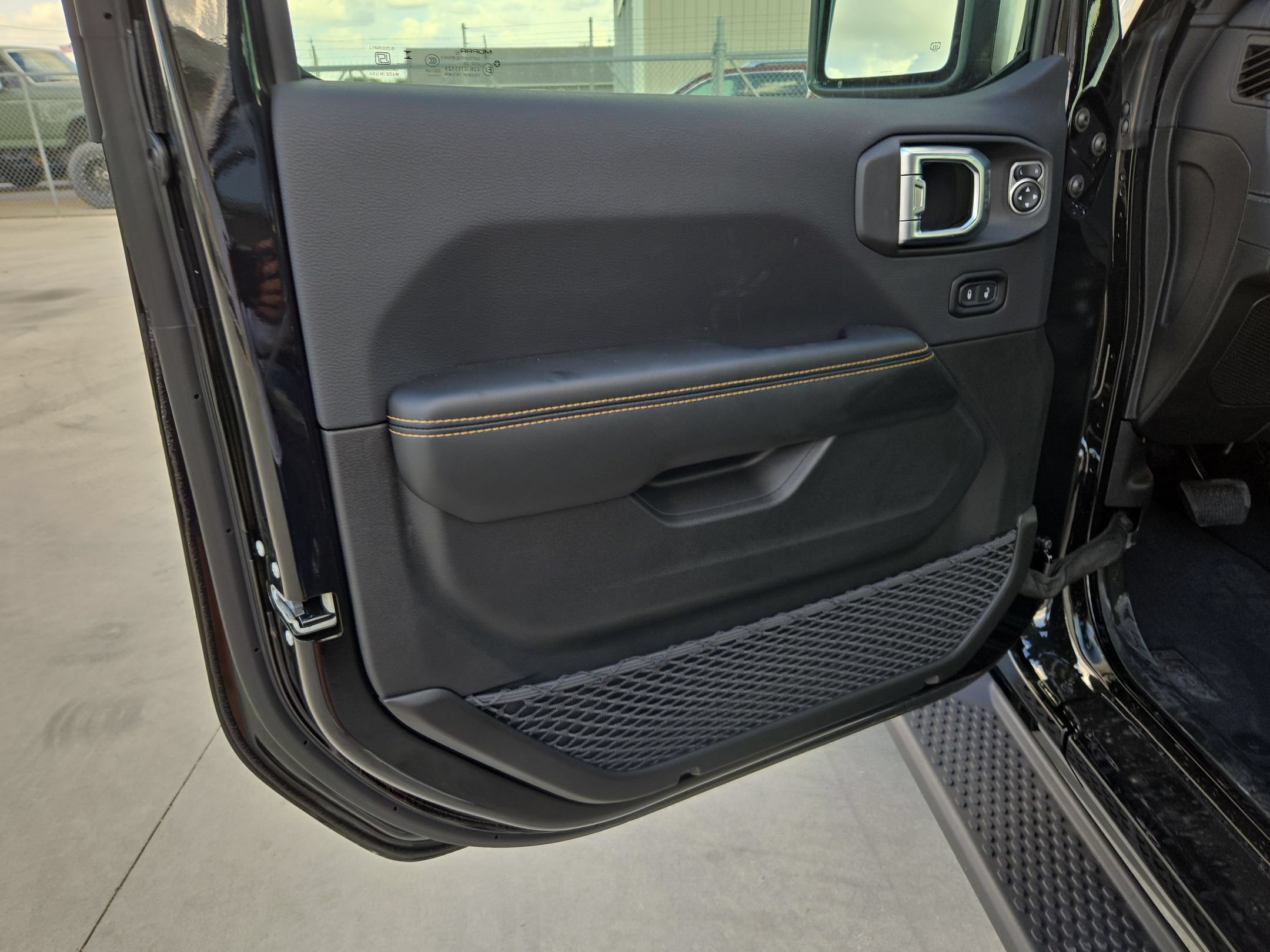 New 2027 Jeep Wrangler Unlimited Sahara AWD/4WD image 11
