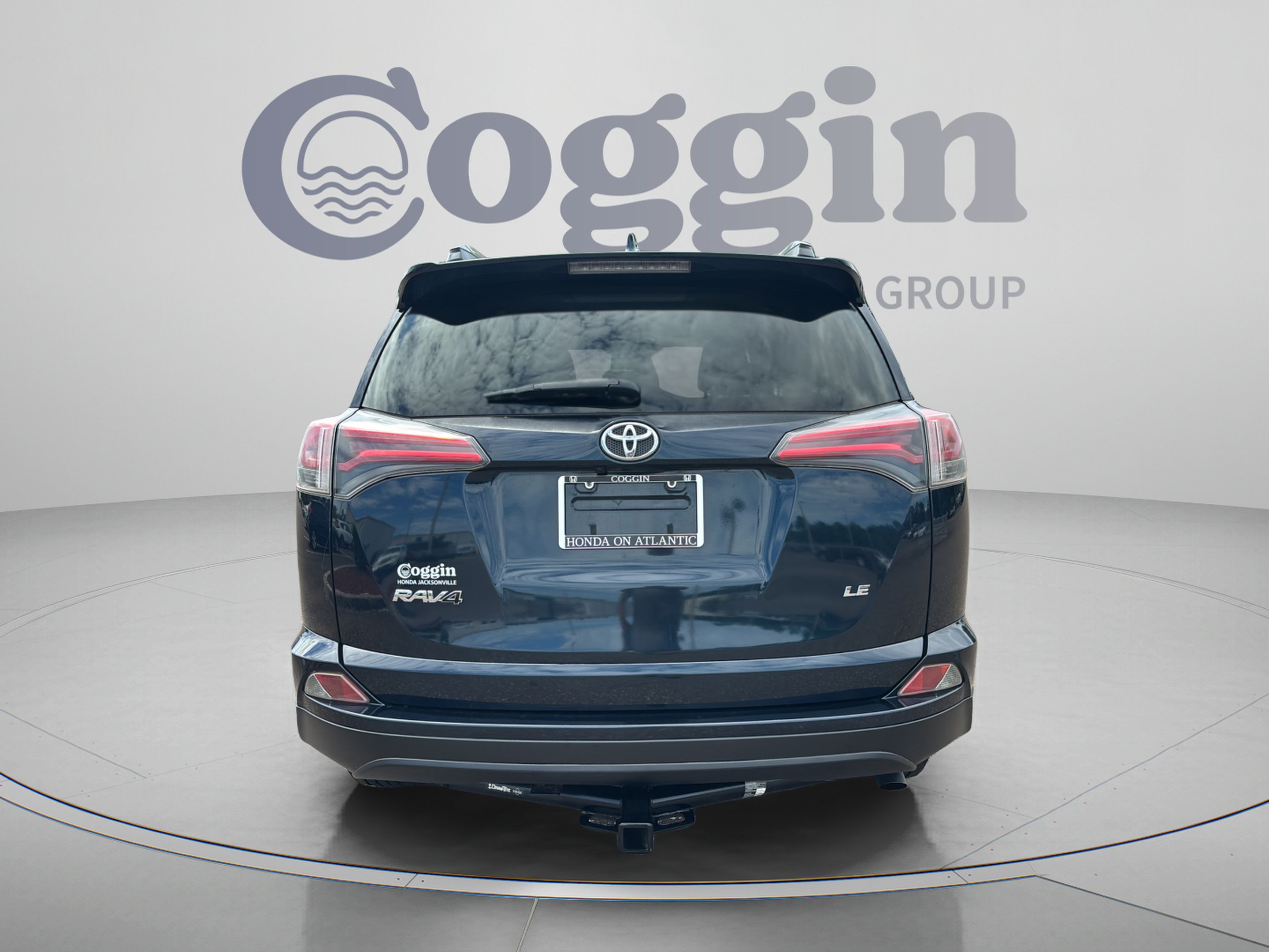 Used 2017 Toyota RAV4 LE FWD image 4