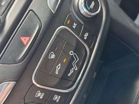 Used 2018 Chevrolet Equinox LT w/ LPO, Cargo Package image 24