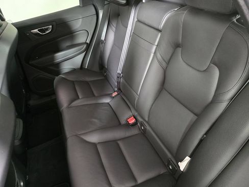 Used 2020 Volvo XC60 T5 Momentum w/ Protection Package AWD/4WD image 19