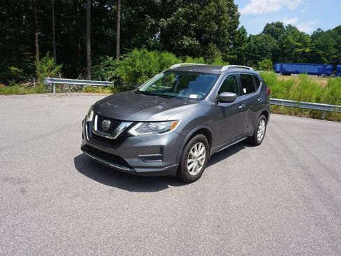Used 2019 Nissan Rogue S w/ Special Edition Package FWD image 17