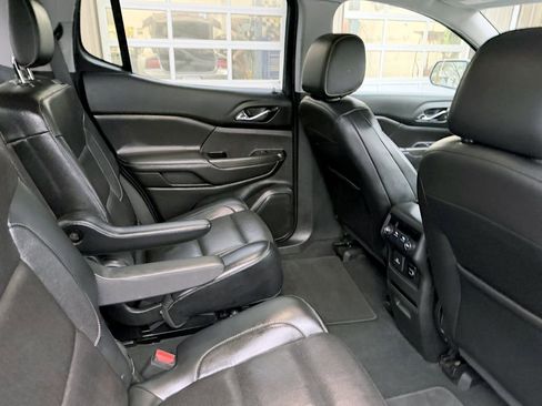 Used 2017 GMC Acadia SLT image 13