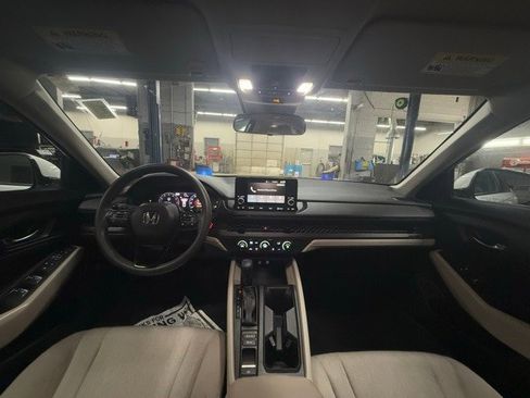 Used 2023 Honda Accord LX image 22