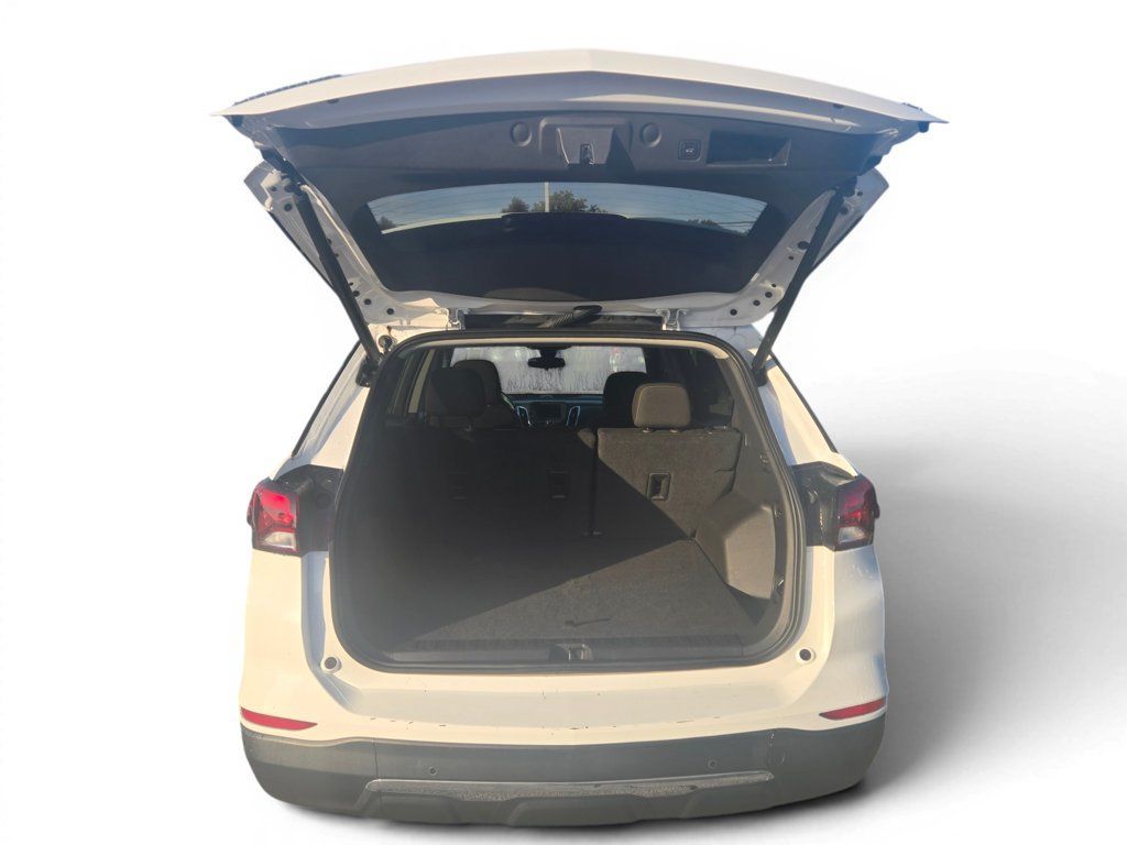 Used 2024 Chevrolet Equinox LT FWD image 5