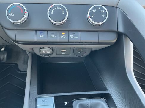 Used 2026 Hyundai Elantra SE FWD image 18