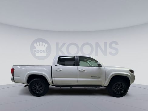 Used 2023 Toyota Tacoma SR5 AWD/4WD image 12
