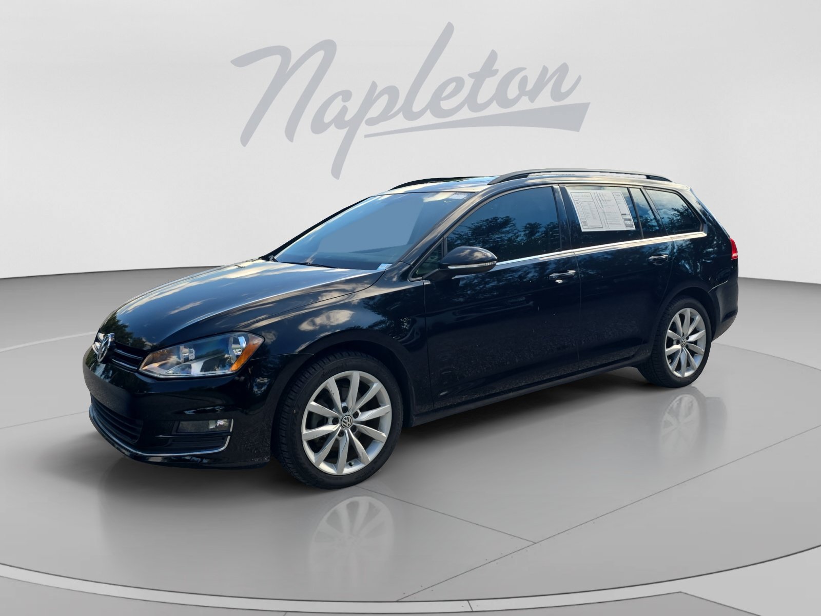 Used 2017 Volkswagen Golf SE FWD image 1