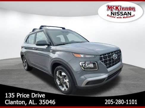 Used 2023 Hyundai Venue SEL image 1