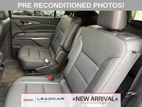 Used 2025 Chevrolet Traverse Z71 w/ LPO, Floor Liner Package AWD/4WD image 21