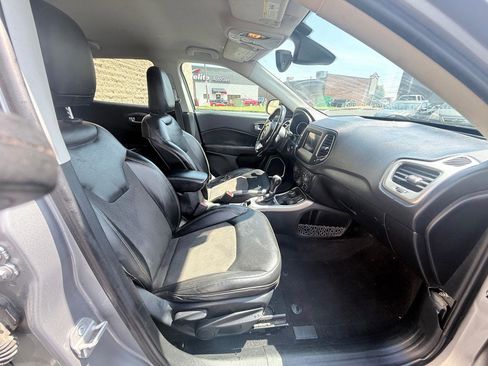 Used 2018 Jeep Compass Latitude w/ Popular Equipment Group AWD/4WD image 11