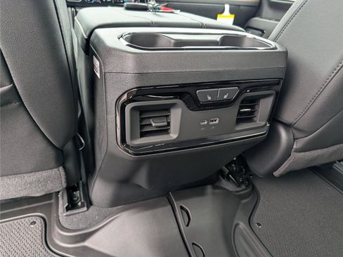 New 2026 GMC Sierra 2500 AT4 w/ AT4 Premium Plus Package AWD/4WD image 33