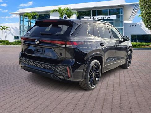 New 2026 Volkswagen Tiguan SE R-Line FWD image 7