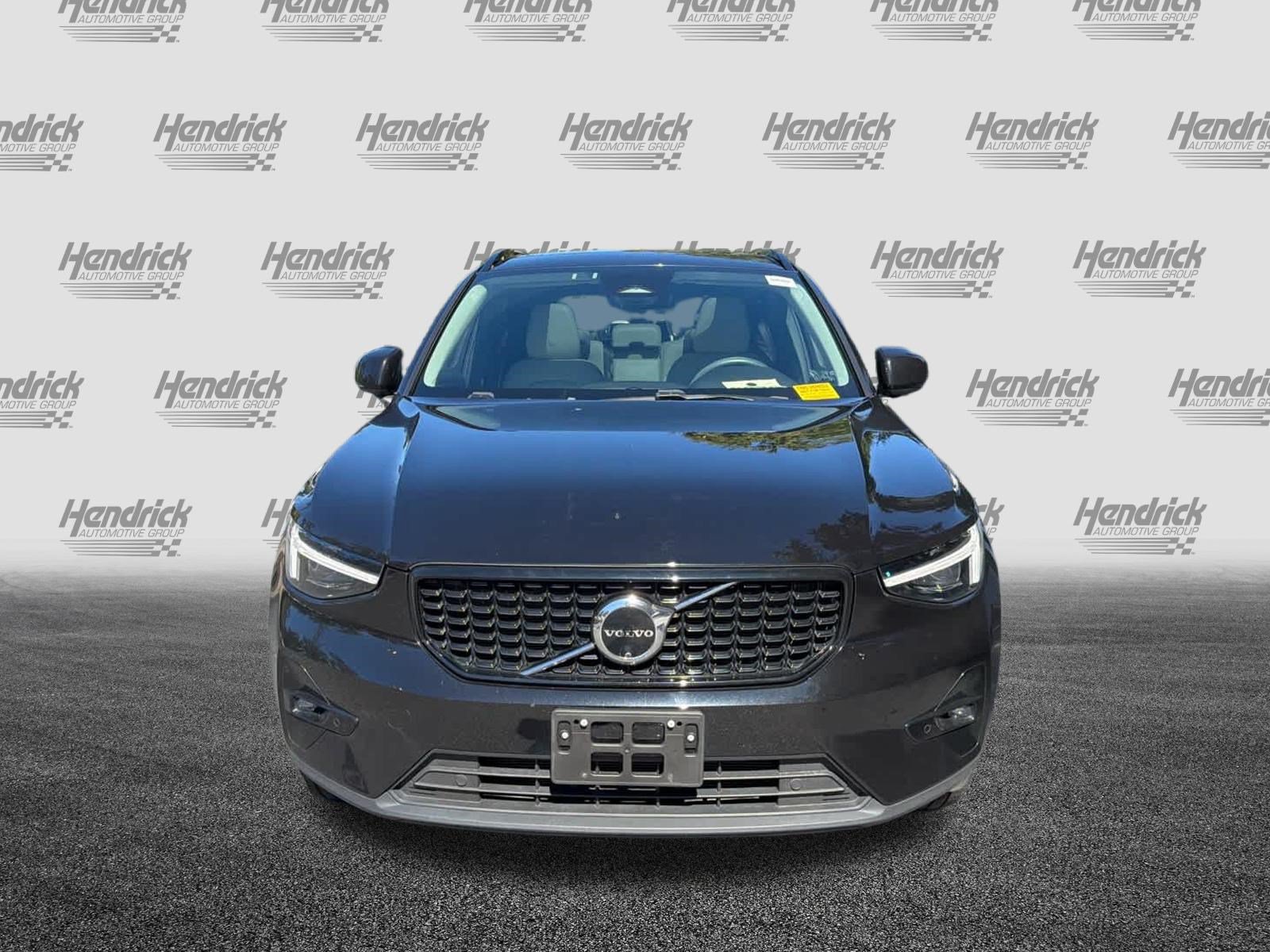 Used 2024 Volvo XC40 B5 Ultimate w/ Protection Package Premier AWD/4WD image 6