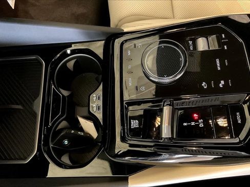 Certified 2025 BMW 530i 530i w/ M Sport Package image 7