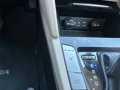 Used 2017 Hyundai Elantra SE w/ SE A/T Tech Package 03 FWD image 34