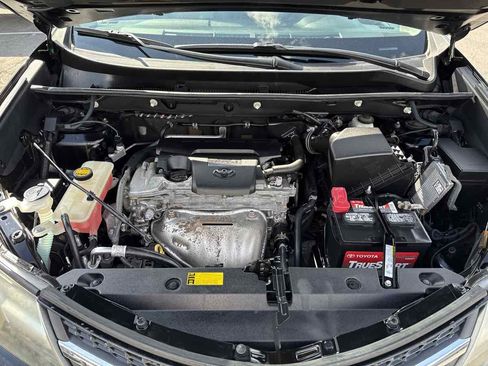 Used 2013 Toyota RAV4 LE AWD/4WD image 23