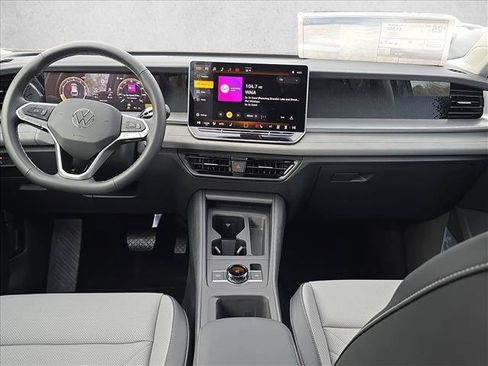 New 2026 Volkswagen Tiguan SE AWD/4WD image 15