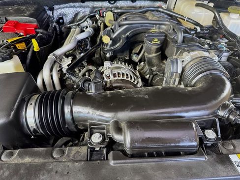Used 2024 Jeep Gladiator Mojave w/ Technology Group AWD/4WD image 38