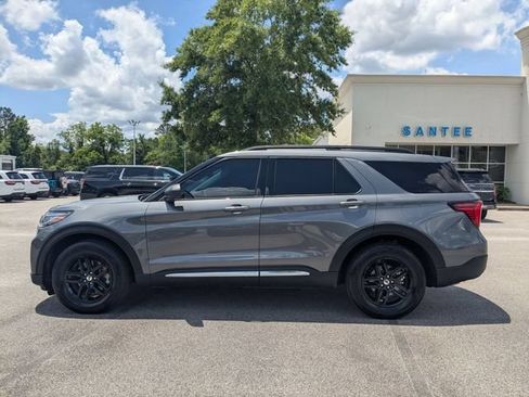 Used 2025 Ford Explorer Active RWD image 6