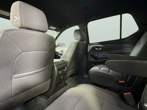 Used 2023 Chevrolet Traverse LT FWD image 27