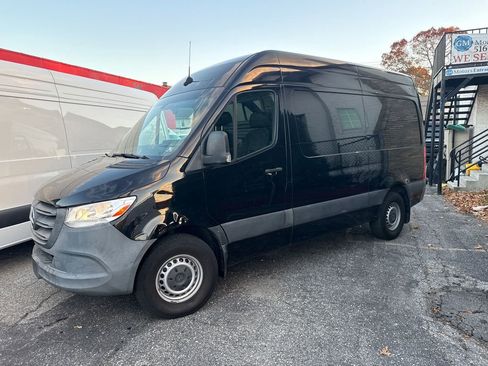 Used 2020 Mercedes-Benz Sprinter 2500 w/ Driver Convenience Package image 2