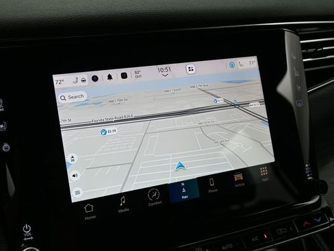 Used 2023 Jeep Wagoneer L Series III w/ Preferred Equipment Group image 18