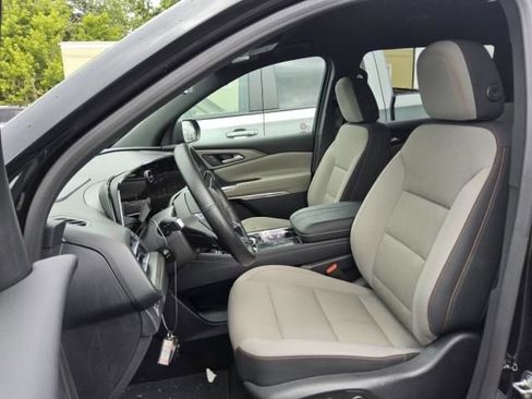 Used 2026 Chevrolet Traverse LT w/ Driver Confidence Package FWD image 11