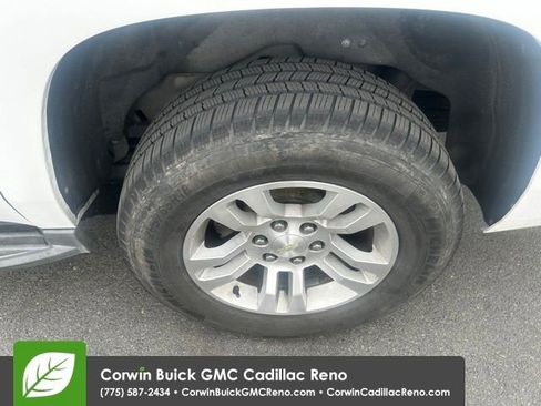 Used 2017 Chevrolet Suburban LT image 19