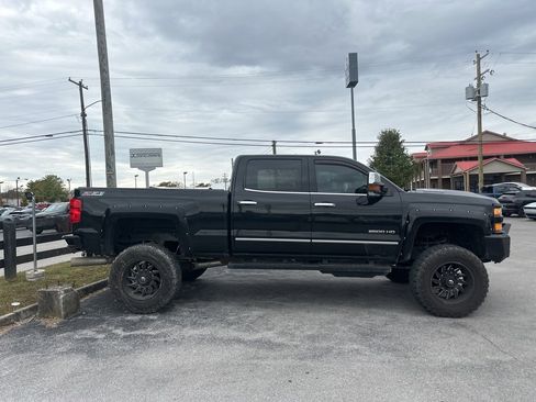 Used 2017 Chevrolet Silverado 2500 LTZ w/ Duramax Plus Package image 4