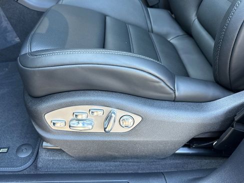 New 2026 Porsche Macan image 14