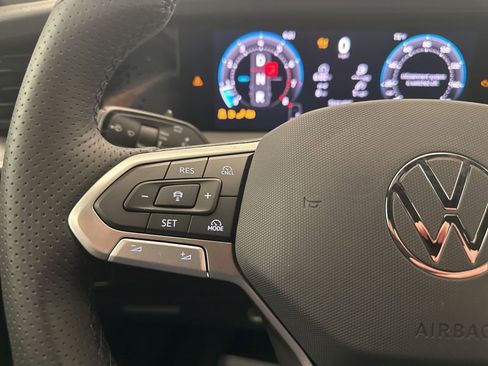 New 2026 Volkswagen Tiguan SE R-Line AWD/4WD image 12
