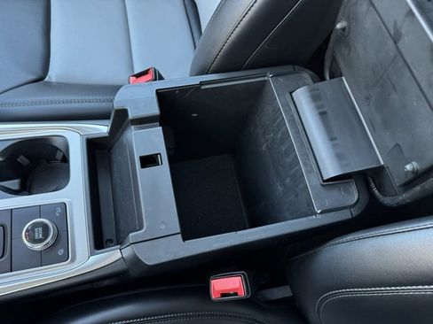 Certified 2022 Ford Explorer XLT w/ Equipment Group 202A image 23