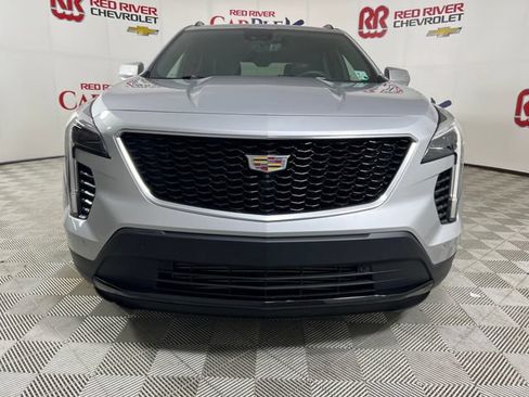 Used 2022 Cadillac XT4 Sport w/ Enhanced Visibility Package FWD image 2