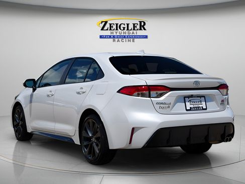 Used 2026 Toyota Corolla SE w/ SE Premium Package FWD image 5