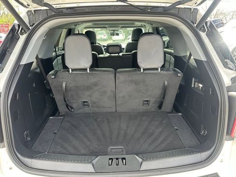 Used 2022 Ford Explorer XLT w/ Equipment Group 202A image 28