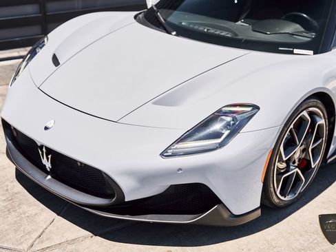 Used 2023 Maserati MC20 Spyder RWD image 6