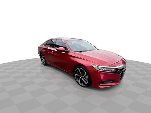 Used 2019 Honda Accord Touring image 2