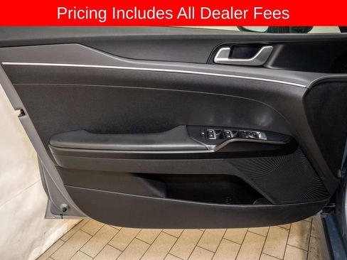 Used 2022 Kia K5 LX FWD image 10