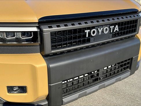 Certified 2024 Toyota Land Cruiser image 27